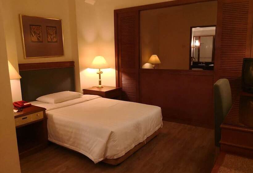 اتاق استاندارد یک نفره, The Executive Hotel Lahad Datu