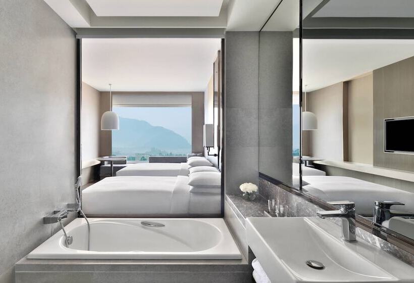 Club Room, Kathmandu Marriott