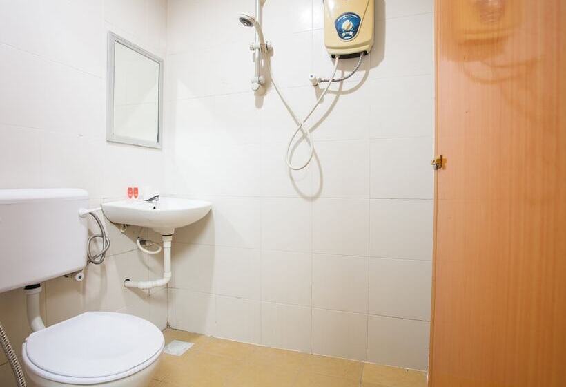 سوییت سوپریور, O Captain Hotel Cafe & Bistro