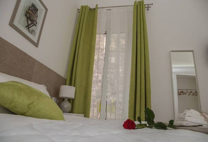اتاق استاندارد با بالکن, La Civita B&b