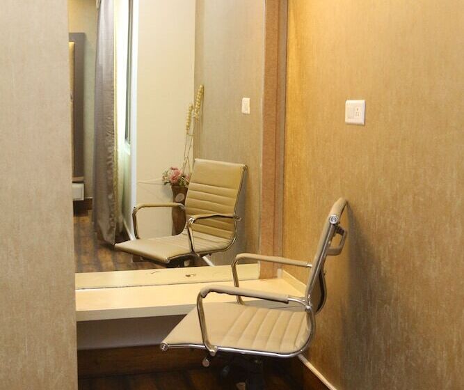 Presidential Suite, Harmony Inn