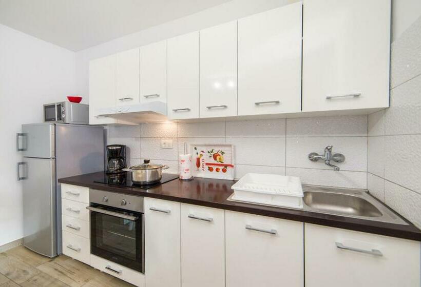 Апартаменты 2 Спальни, Apartments Maša