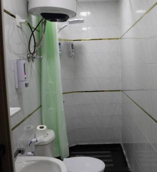 اتاق استاندارد سه تخته با بالکن, Abdeen Cairo Hostel