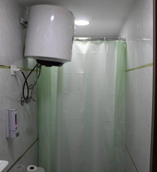 اتاق استاندارد یک تخته با بالکن, Abdeen Cairo Hostel