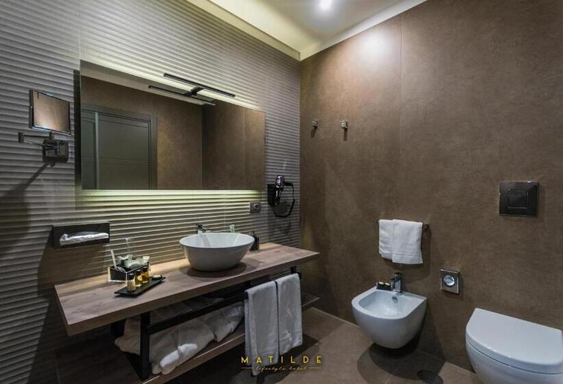 اتاق لوکس سه تخته, Matilde  Lifestyle