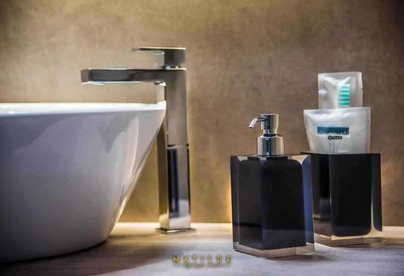 اتاق لوکس سه تخته, Matilde  Lifestyle