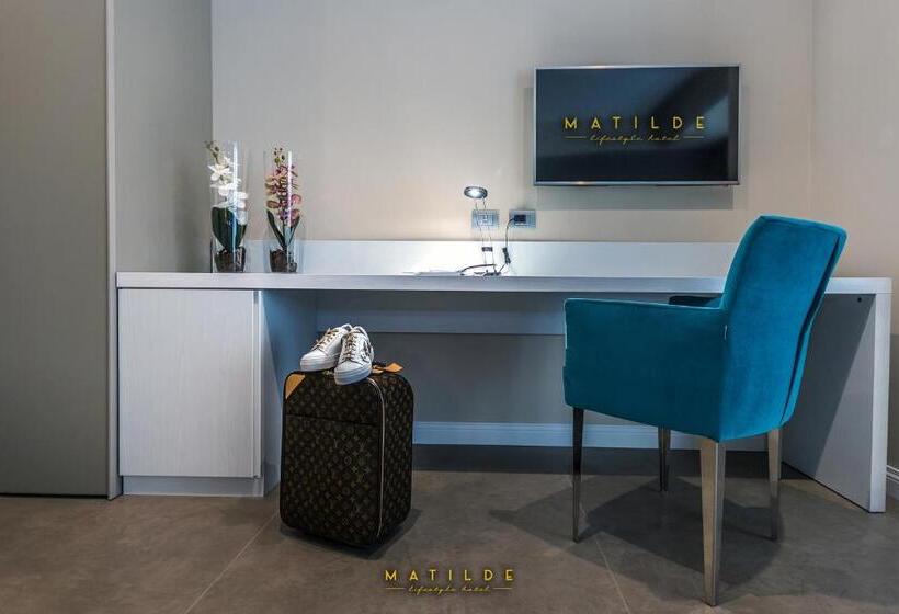 اتاق لوکس سه تخته, Matilde  Lifestyle