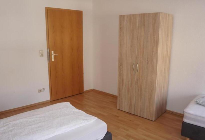 Номер Стандарт Четырехместный Совместный Санузел, Hostel Vorharz Aschersleben