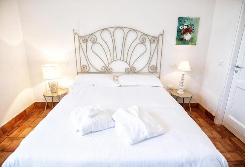 سوییت جونیور, Borgo Rosso Di Sera Resort