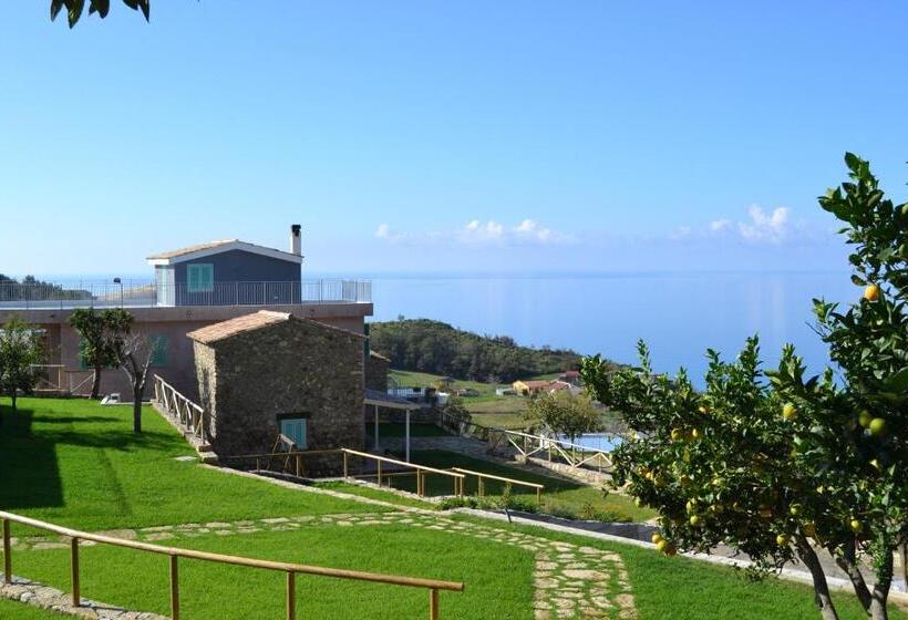 سوییت جونیور, Borgo Rosso Di Sera Resort