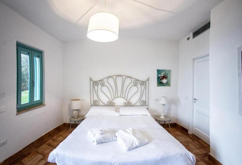 سوییت جونیور, Borgo Rosso Di Sera Resort