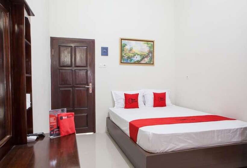 Номер Стандарт, Reddoorz Near Banyuwangi Baru Station