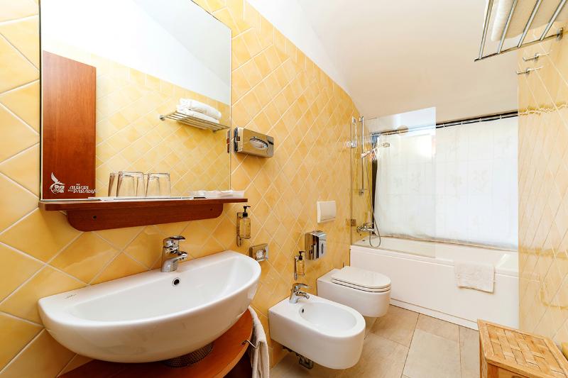 Quarto Estandar Banheiro Compartilhado, Hobson Lodge