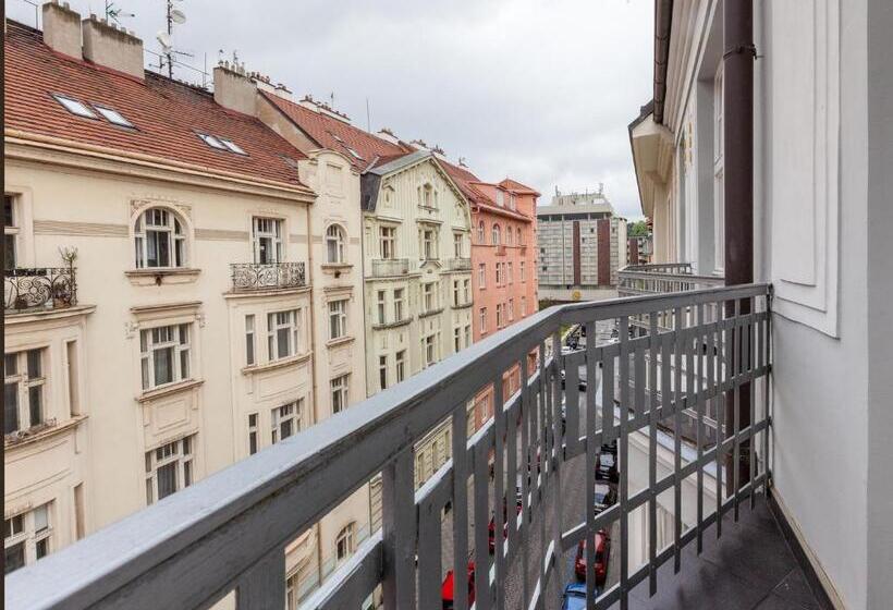 اتاق سوپریور با بالکن, Golden Prague Rooms