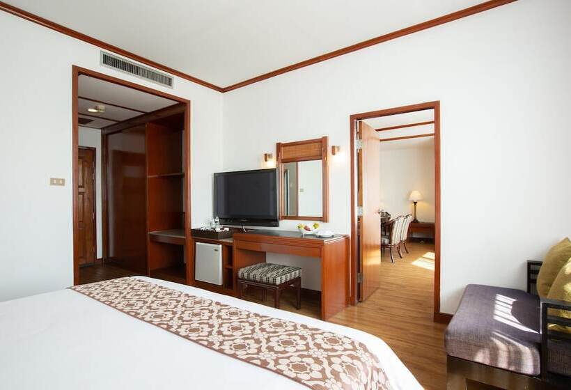 Президентский Люкс, Centara Life Hotel Mae Sot