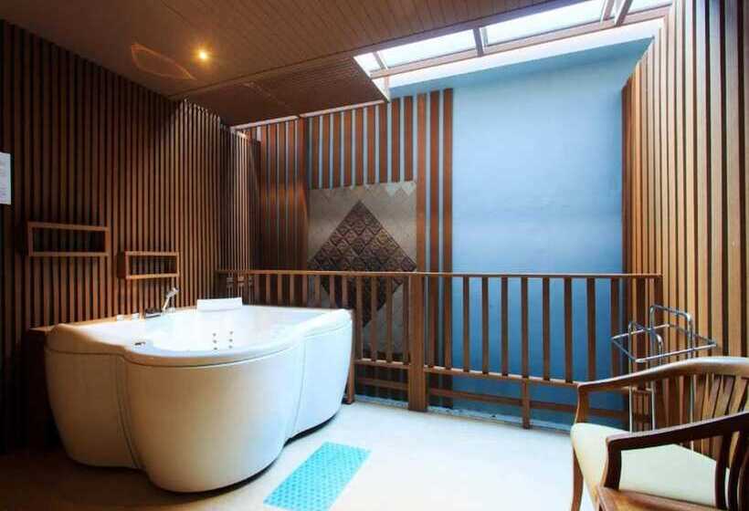 디럭스 자쿠지룸, Chaweng Cove Beach Resort