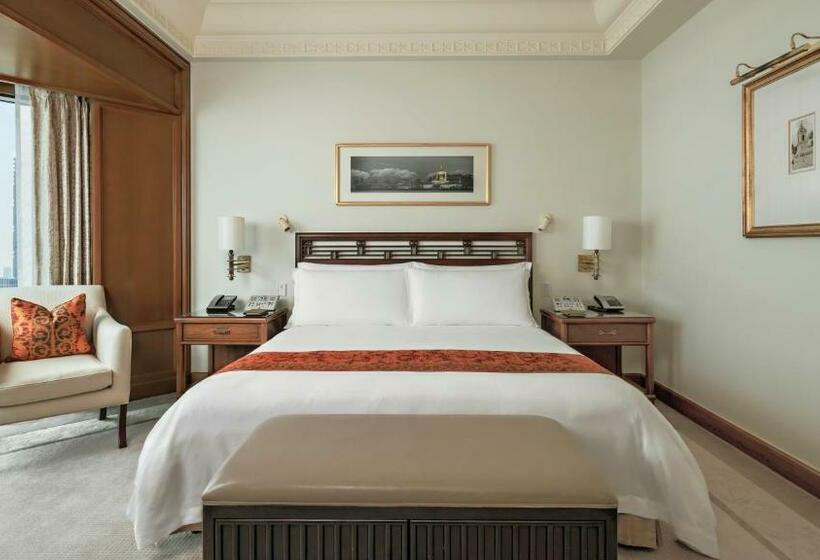 Deluxe Suite King Bed, The Peninsula Bangkok