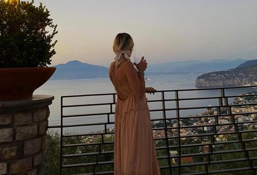 Номер Deluxe Вид на Море, Romantic Relais Sorrento