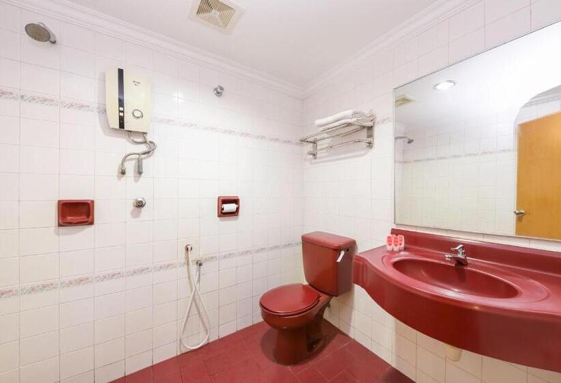 Номер Deluxe Кровать Кинг, Comfort Hotel 2 By Oyo Rooms