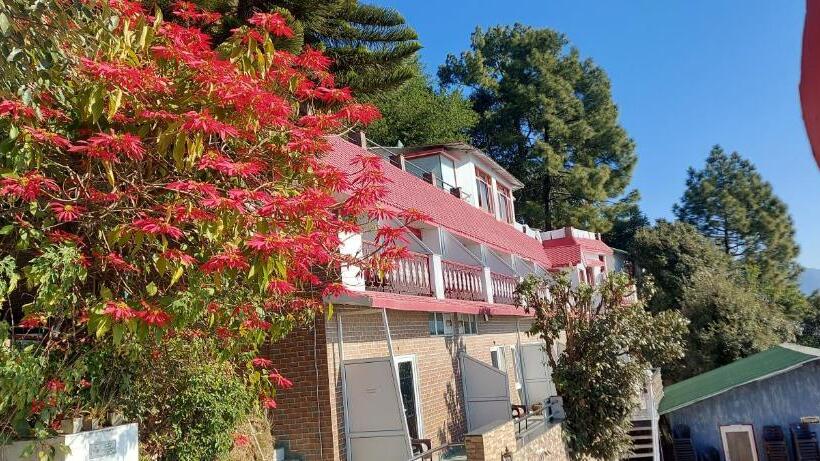 디럭스 룸, Blue Pine Resort
