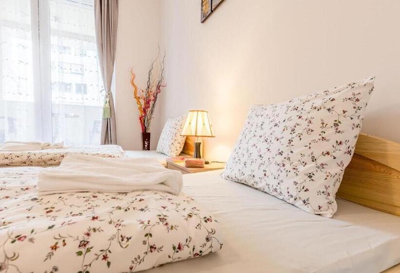 Estúdio Familiar, Corvin Holiday Apartments