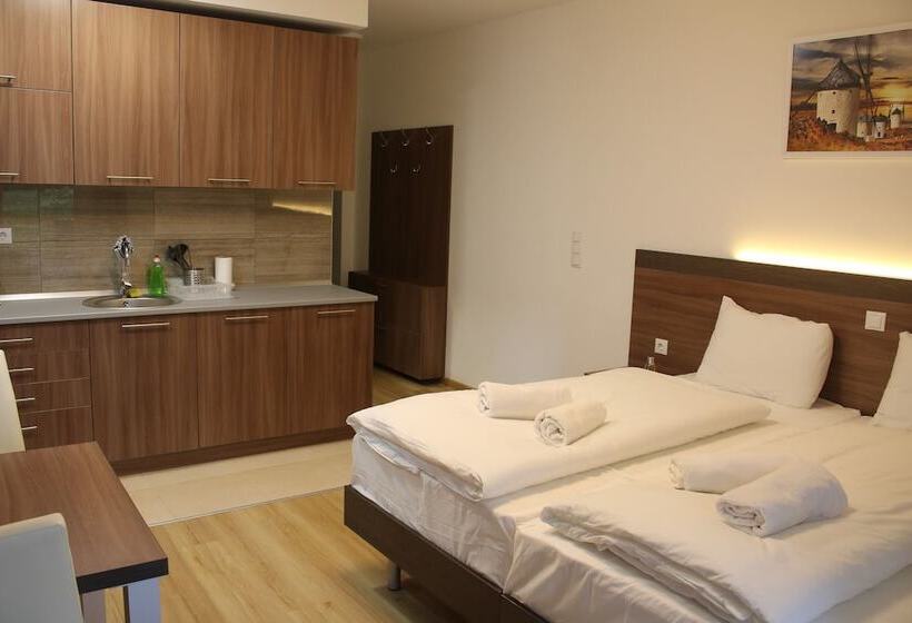 Escritório Estándar, Corvin Holiday Apartments
