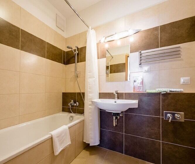 Apartamento 2 Dormitórios, Corvin Holiday Apartments