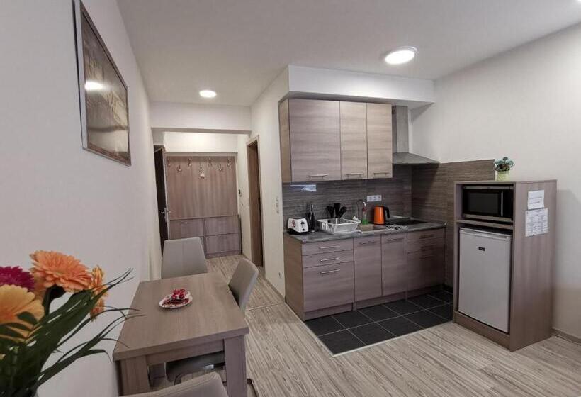Estúdio Familiar, Corvin Holiday Apartments
