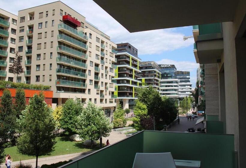 Escritório Estándar, Corvin Holiday Apartments