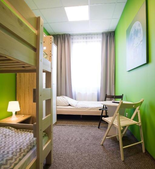 חדר סטנדרט לשלושה, Moon Hostel Poznań