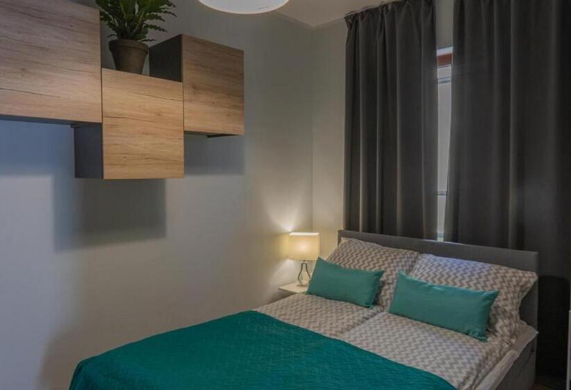 Апартаменты 2 Спальни, Moon Hostel Poznań