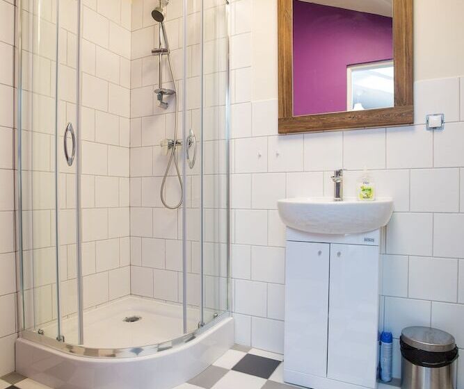 Пятиместный Стандартный Номер, Moon Hostel Poznań