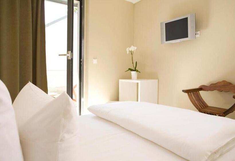 Номер Стандарт, Pension Mariposa