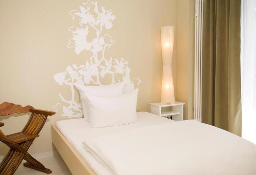 Quarto Estandar, Pension Mariposa