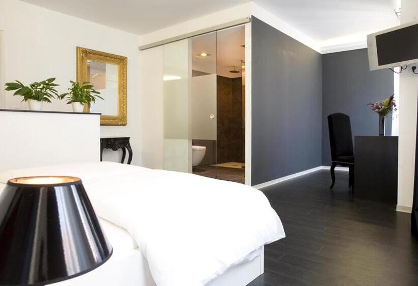 Quarto Premium, Pension Mariposa