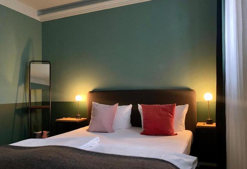Quarto Estandar, Pension Mariposa