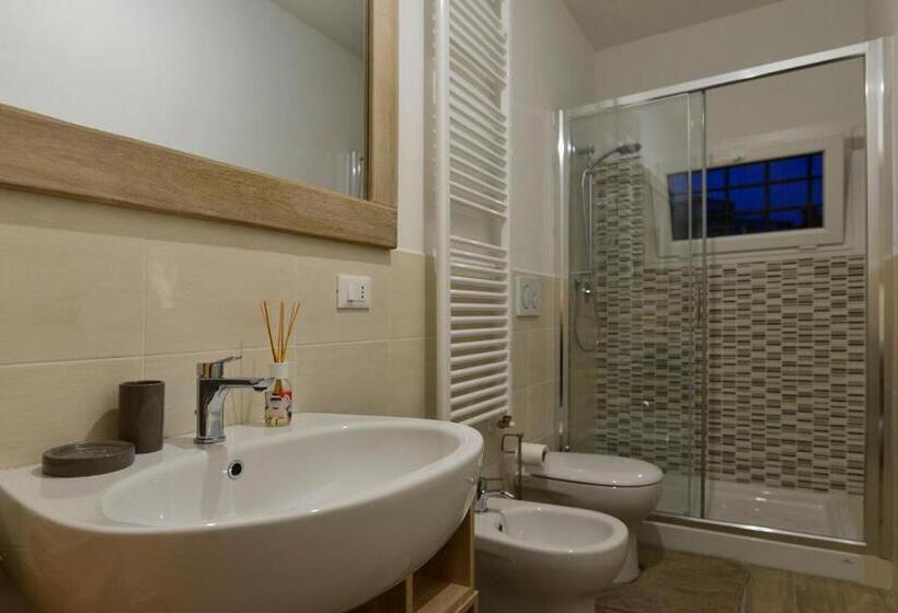 اتاق استاندارد با سرویس بهداشتی مشترک, Room & Breakfast Canalino 21