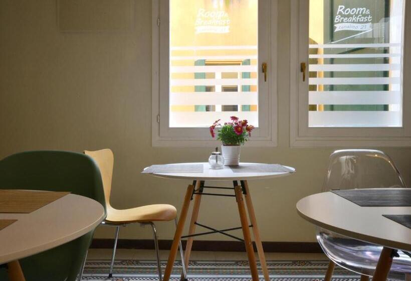 اتاق استاندارد با سرویس بهداشتی مشترک, Room & Breakfast Canalino 21