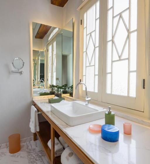 اتاق لوکس, Central Hotel Boutique