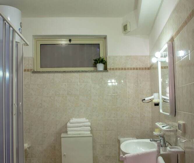 اتاق استاندارد سه نفره, Bed & Breakfast Fragolina