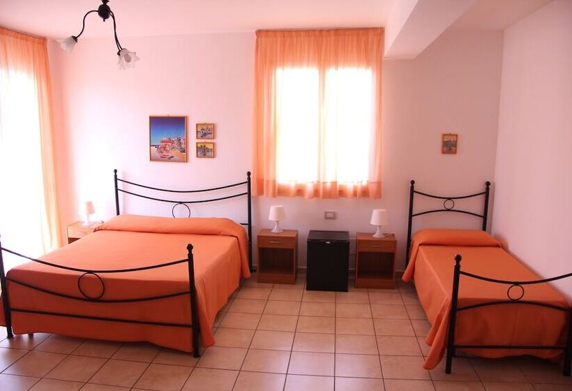 اتاق استاندارد سه نفره, Bed & Breakfast Fragolina