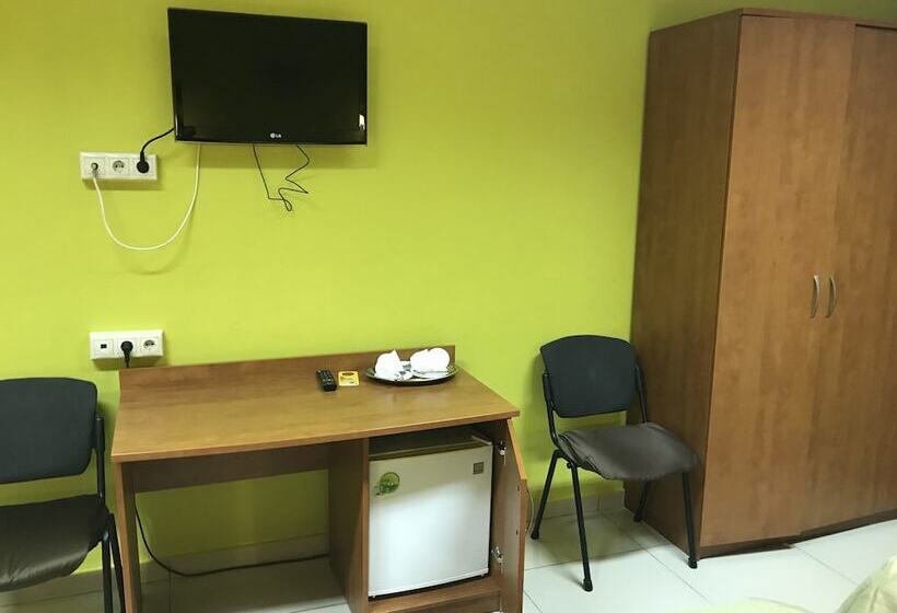 اتاق استاندارد چهار تخته, Good Cat   Hostel