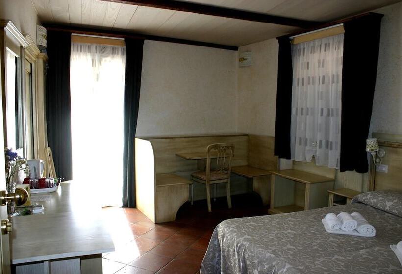 Номер Deluxe с Балконом, B&b Residenza Cardinale