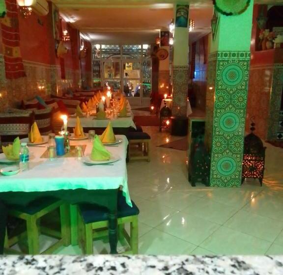 Номер Deluxe, Restaurant Dar Al Madina