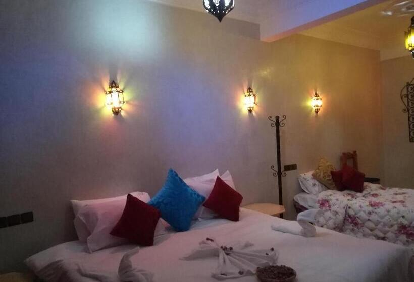 Номер Deluxe, Restaurant Dar Al Madina