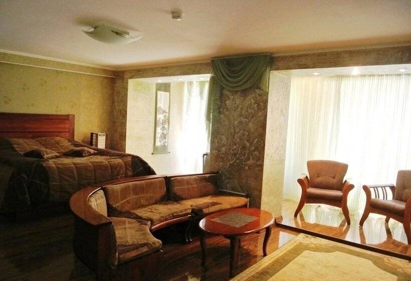 سوییت, Mercury Hotel Complex