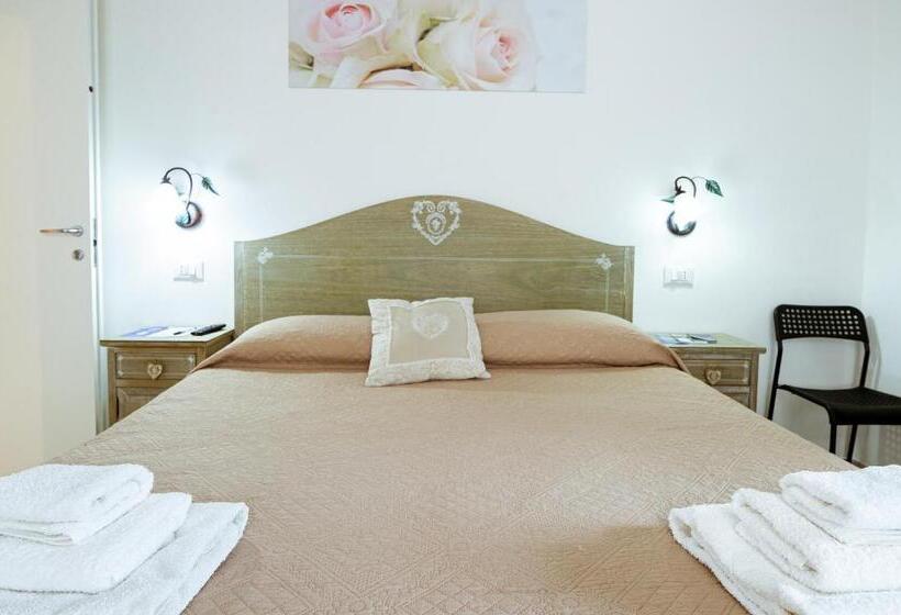 Семейный Номер, 6 In Centro Guest House