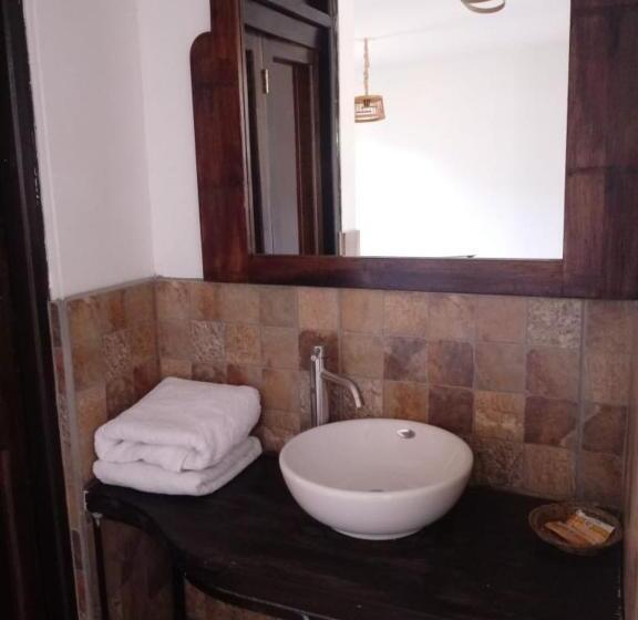 سوئیت با وان آب گرم, Hospedaje Venka Urubamba   Hostel