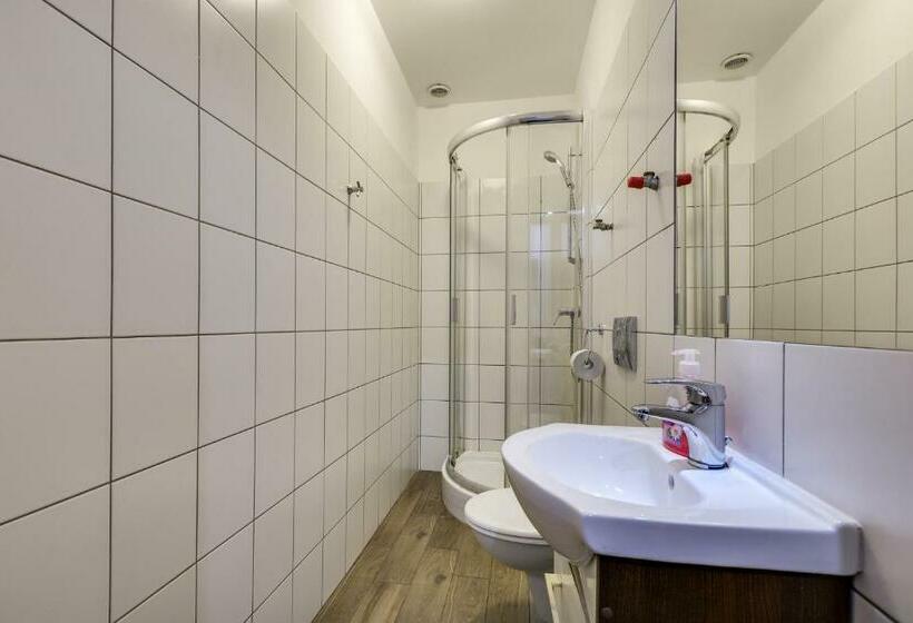 Номер Стандарт Индивидуальный Совместная Ванная, Sentral Apartments