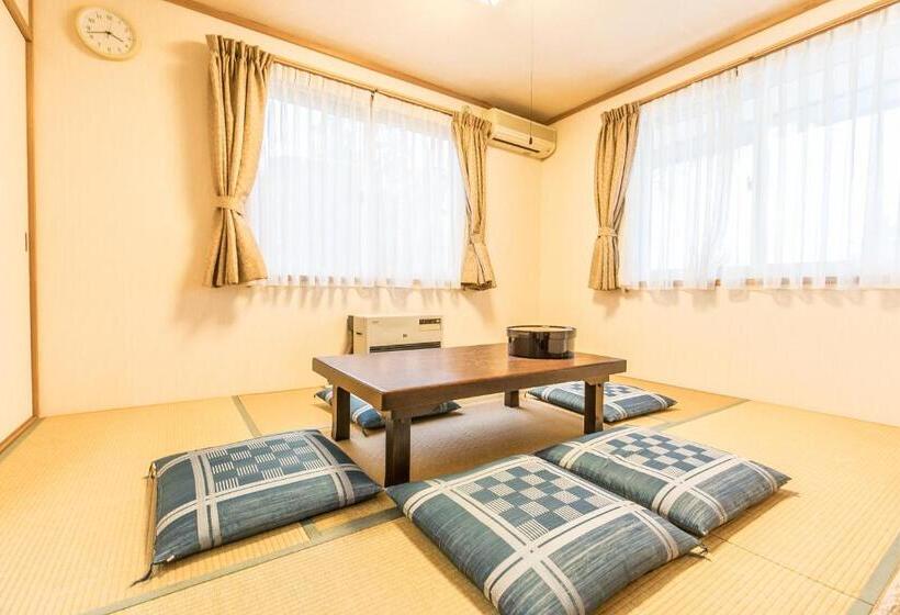 Четырехместный Номер Стандарт, Petit Hotel Enchante